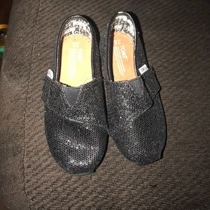 Brand new size 6 toddler Toms