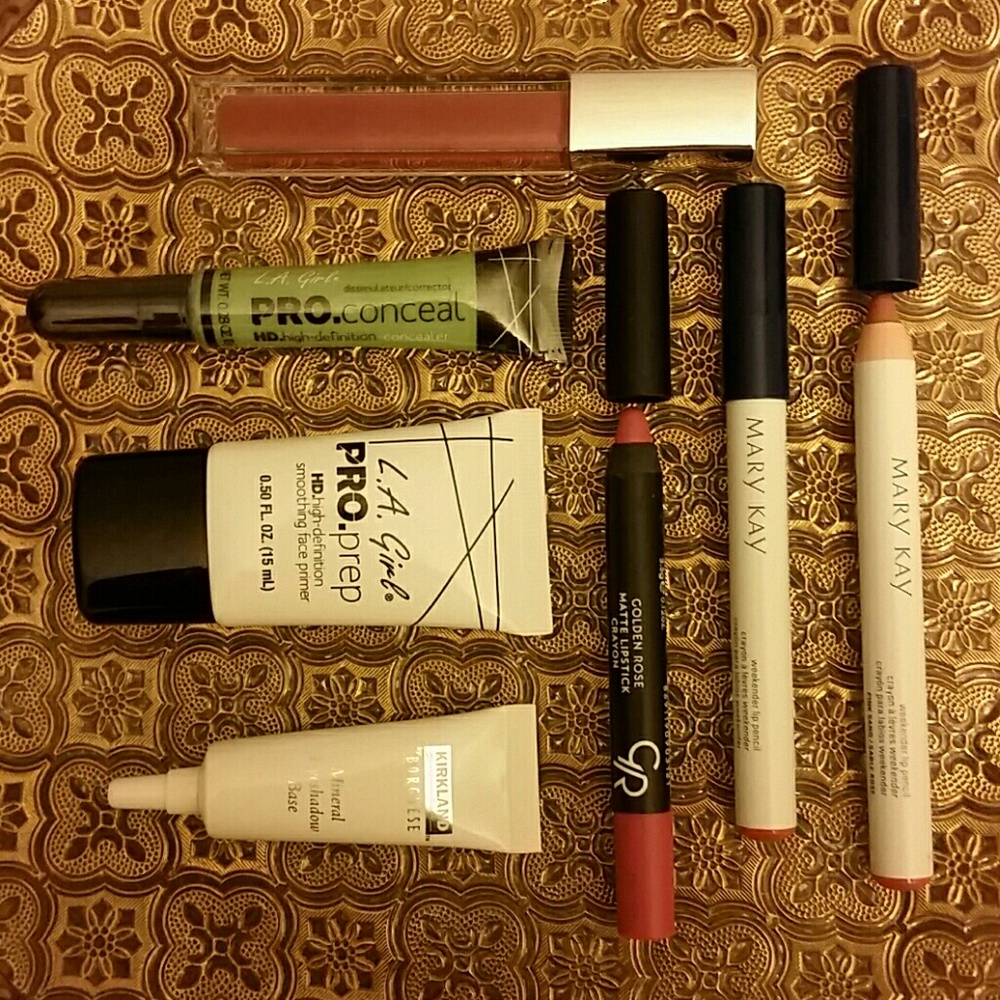 Makeup bundle
