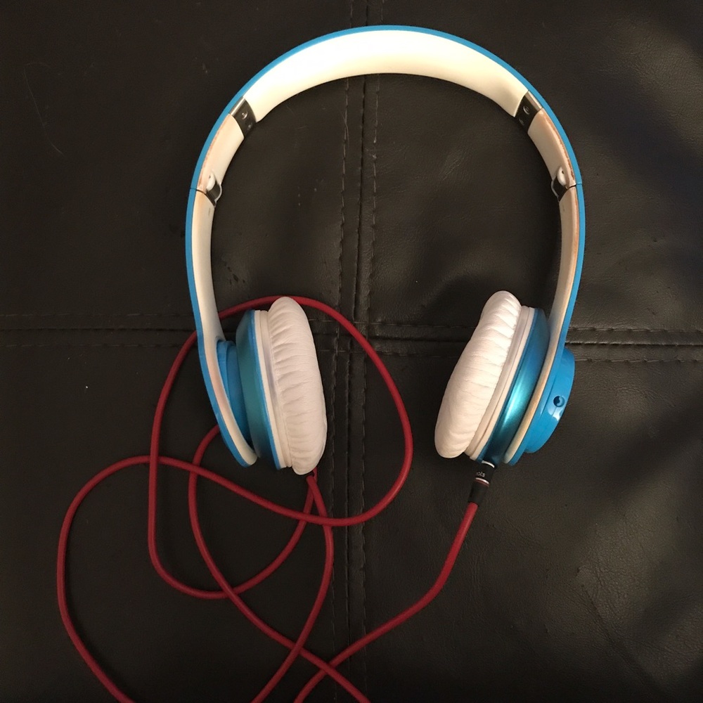 🚫SOLD🚫 Blue beats by dre