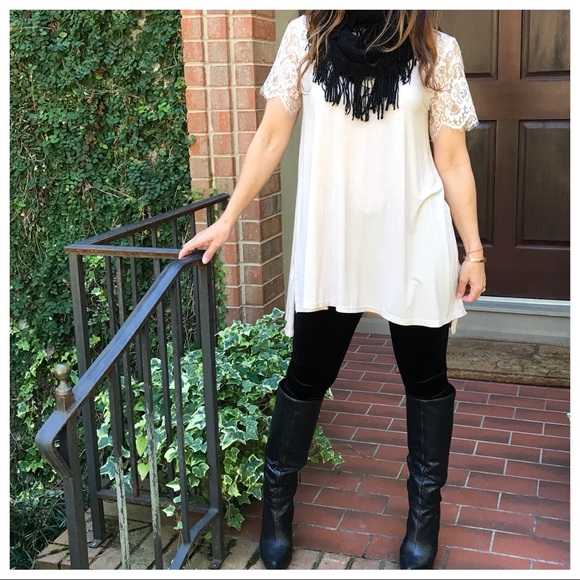 ✨ONE HOUR SALE✨lace trim tunic - Picture 3 of 6