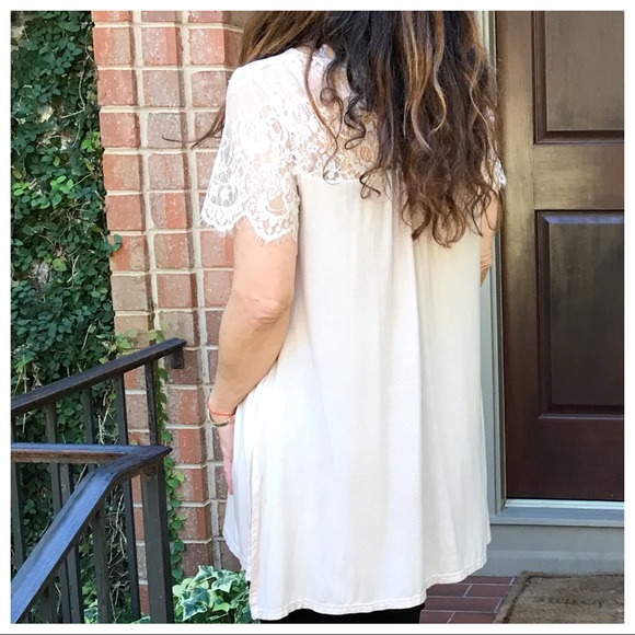 ✨ONE HOUR SALE✨lace trim tunic - Picture 5 of 6