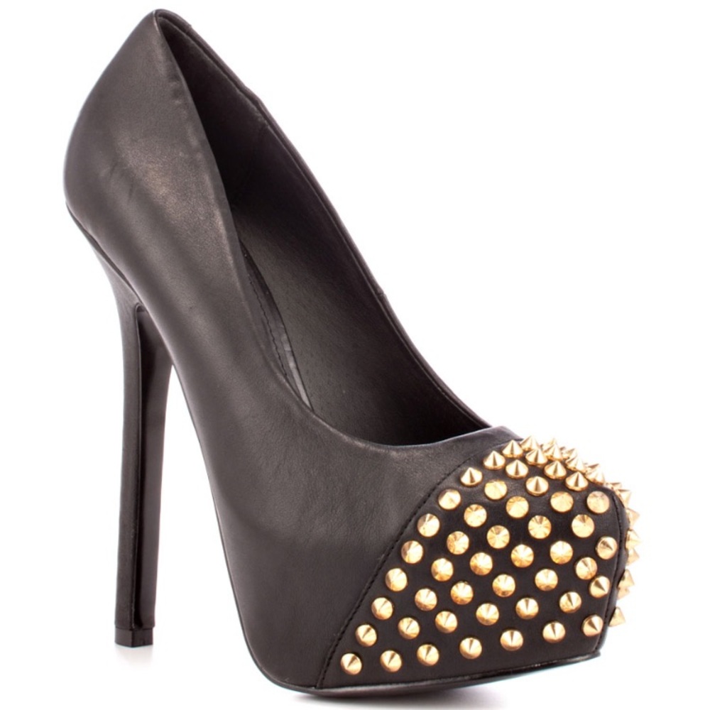 Steve Madden "Bolddd" pumps size 8