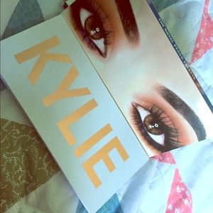 Kylie cosmetics Royal Peach Palette