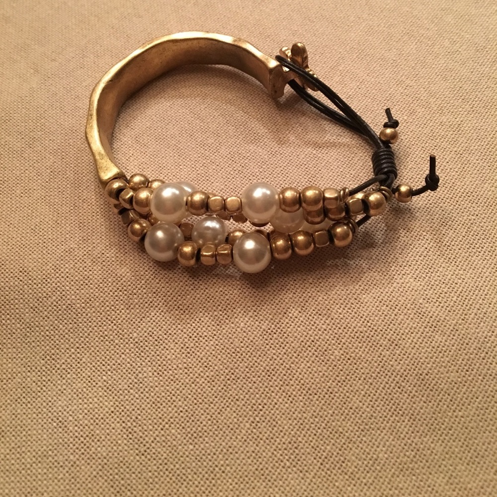 Gold and pearl bracelet