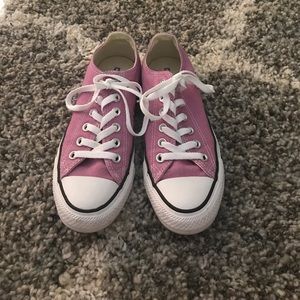Women's pink Converse sz7