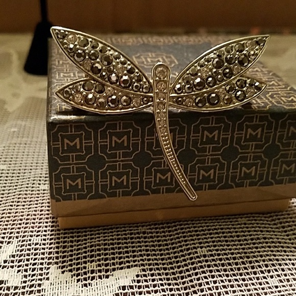 Silver and Black stone Brooch - Picture 1 of 4