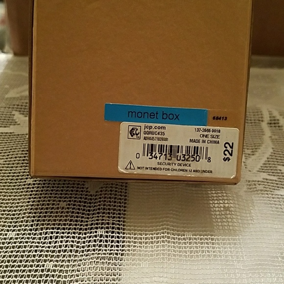 Silver and Black stone Brooch - Picture 3 of 4