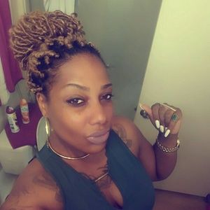 Meet your Posher, Stephanie