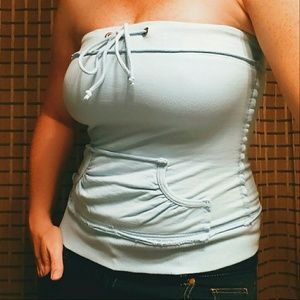 Strapless summer top.