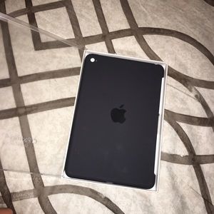 iPad Mini 4 Silicone Case (NEVER USED)