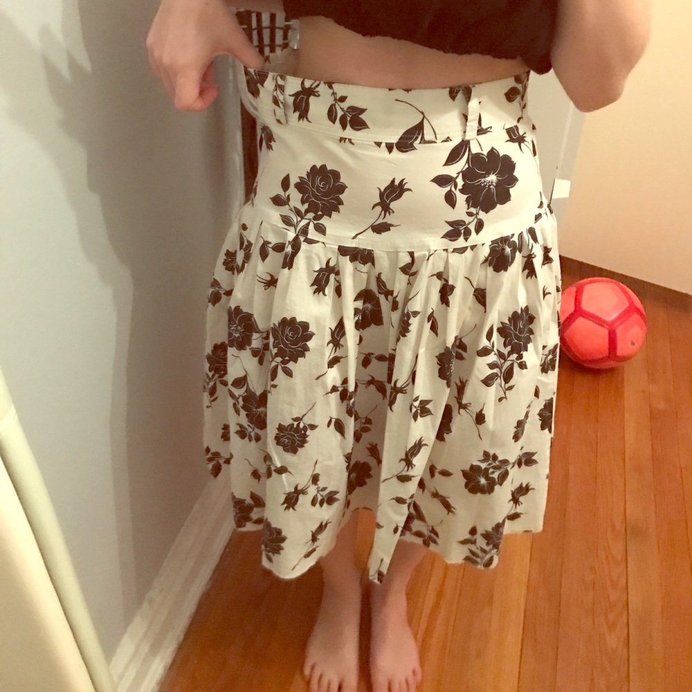 Gorgeous black & white high waist skirt