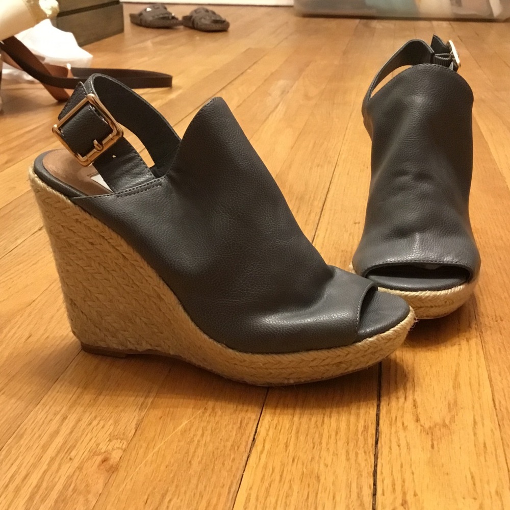 Blue leather Steve Madden wedges