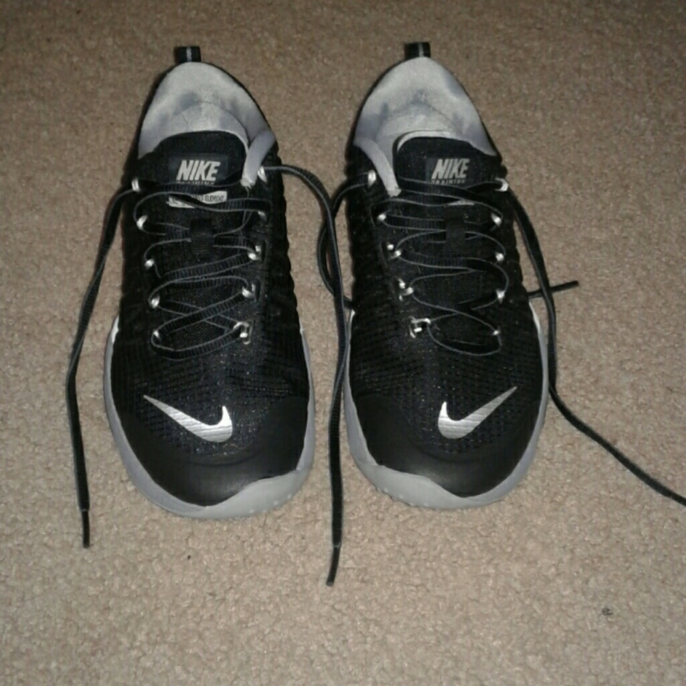 Nike black runnig shoes