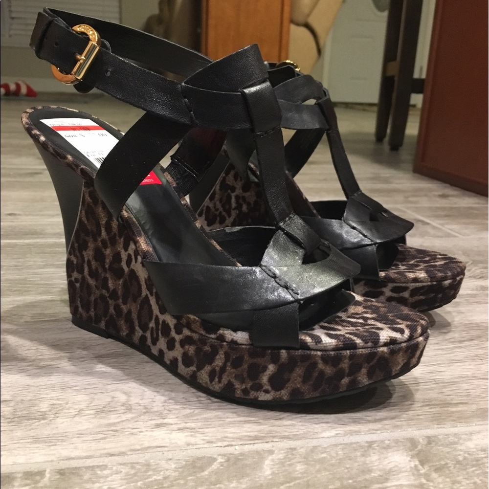 GUESS wedges