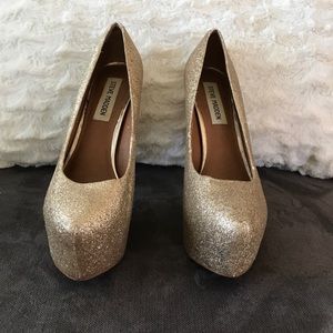Steve Maddens Heels ! Gold glitter ! Used !