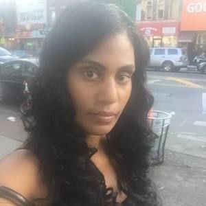 Meet your Posher, Dee