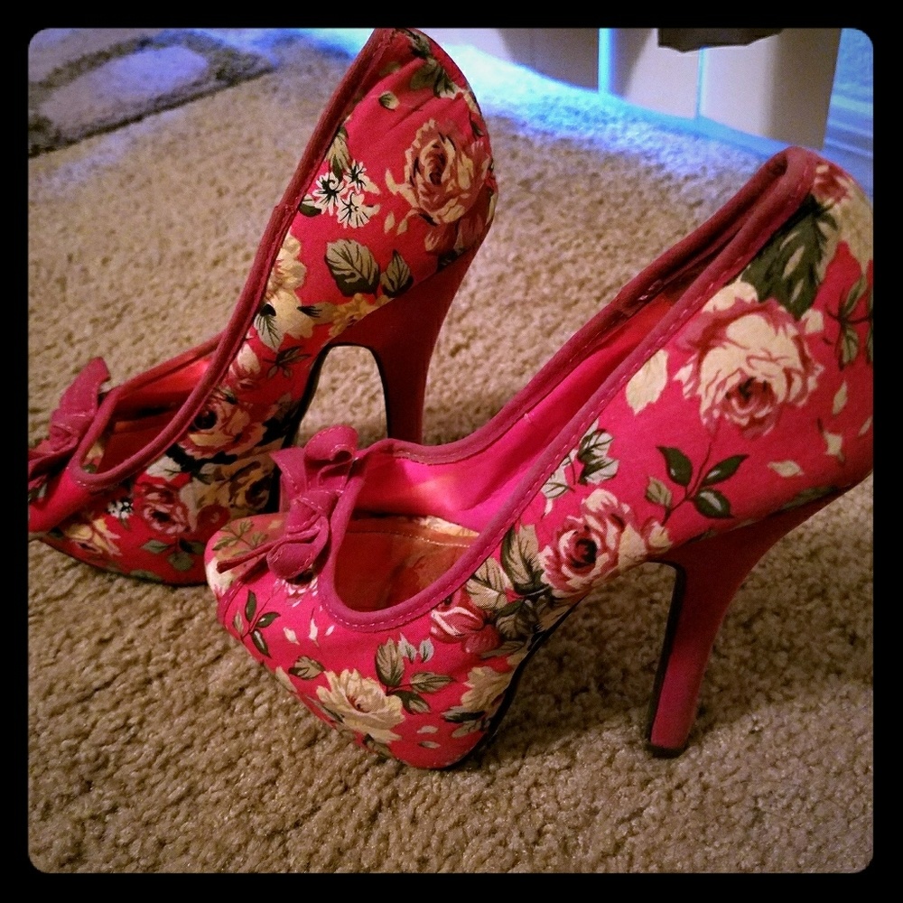 Liliana floral heels