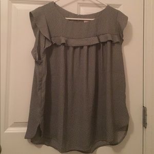 Black and white cap sleeve top