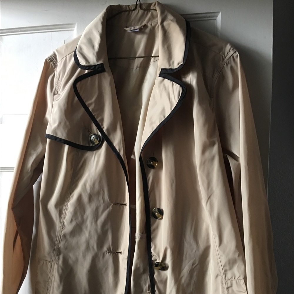 Lightweight windbreaker by JockeyP2P