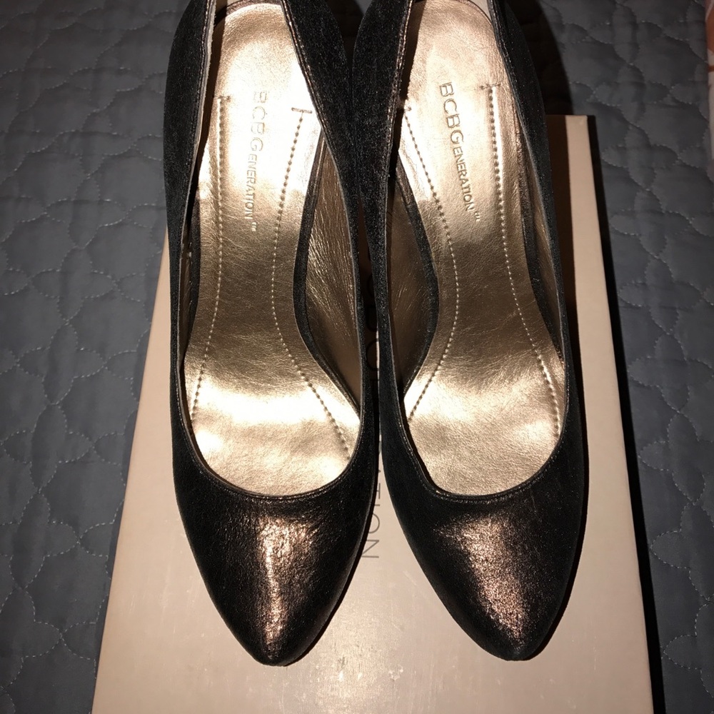 BCBG Metallic heel