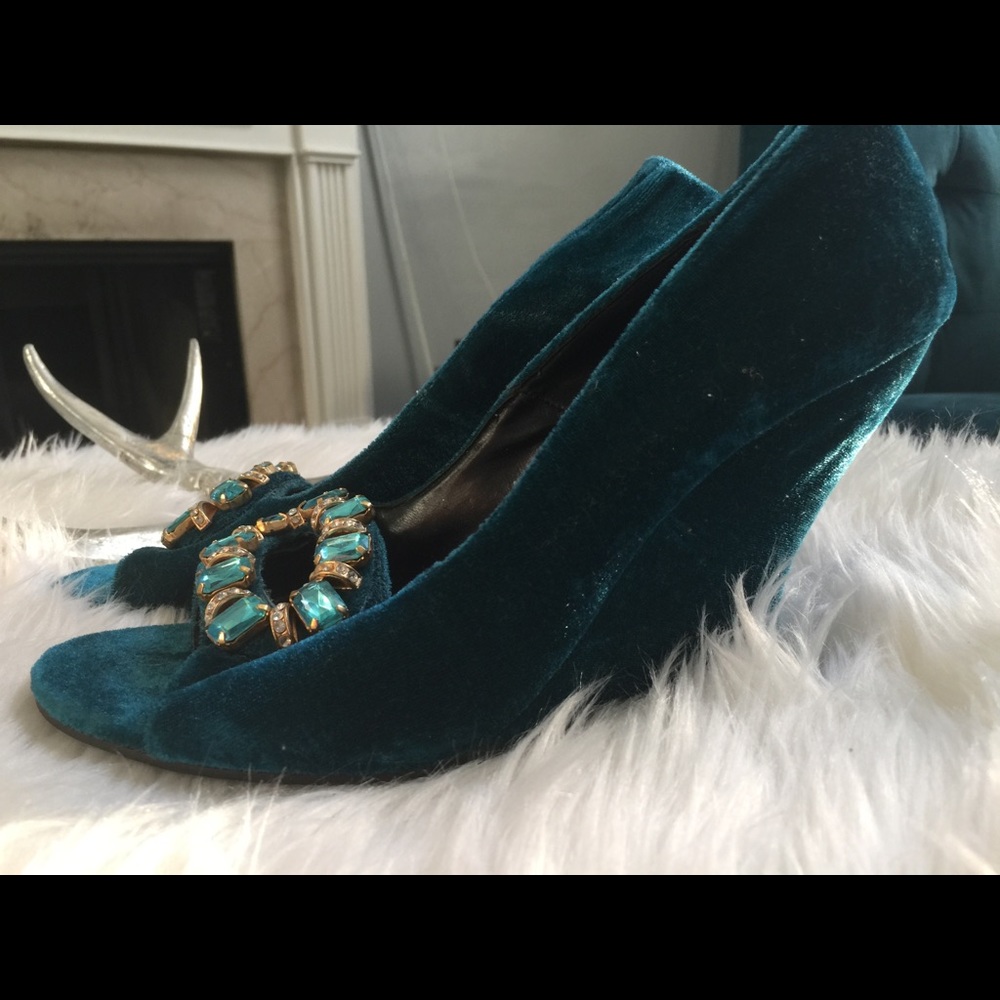 Turquoise velvet wedge heels. NBW