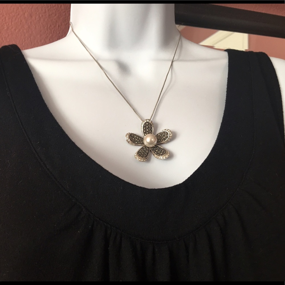Swarovski Crystals & Pearl Flower Necklace NWT