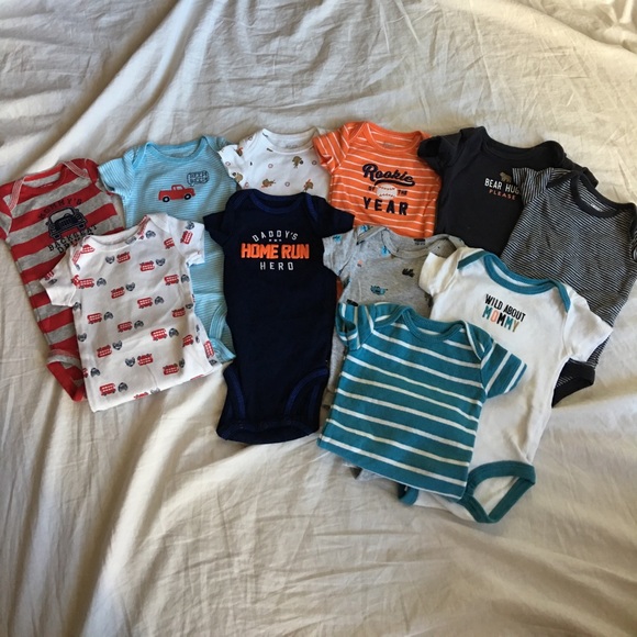 11 NB SIZE ONESIES CARTERS BRAND - Picture 1 of 3
