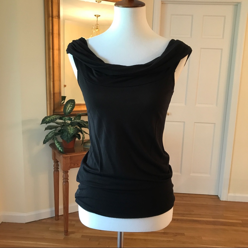 Black scoop neck tank