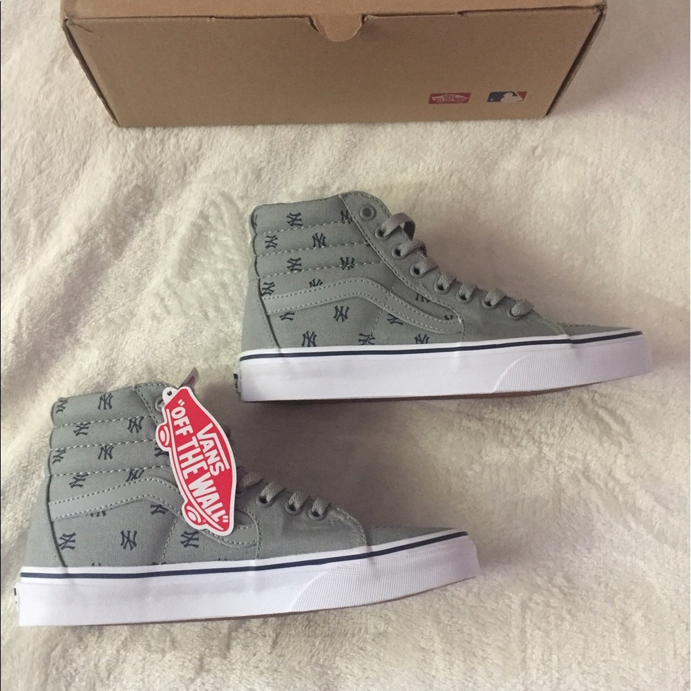 NY Yankees MLB Sk8-Hi Vans