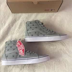 NY Yankees MLB Sk8-Hi Vans