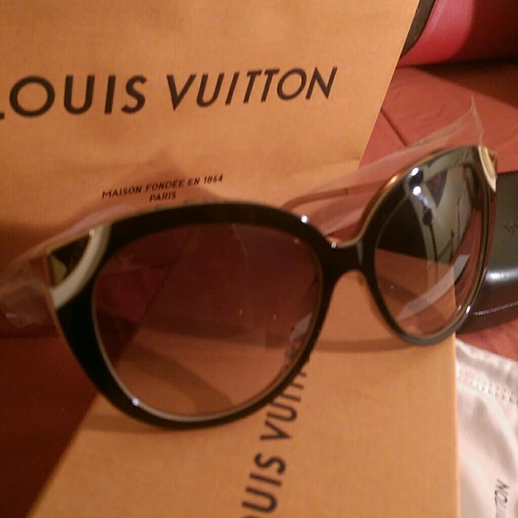 Louis Vuitton Amber Style sunglasses - Picture 1 of 4