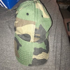Camo hat! From forever21. Worn once.