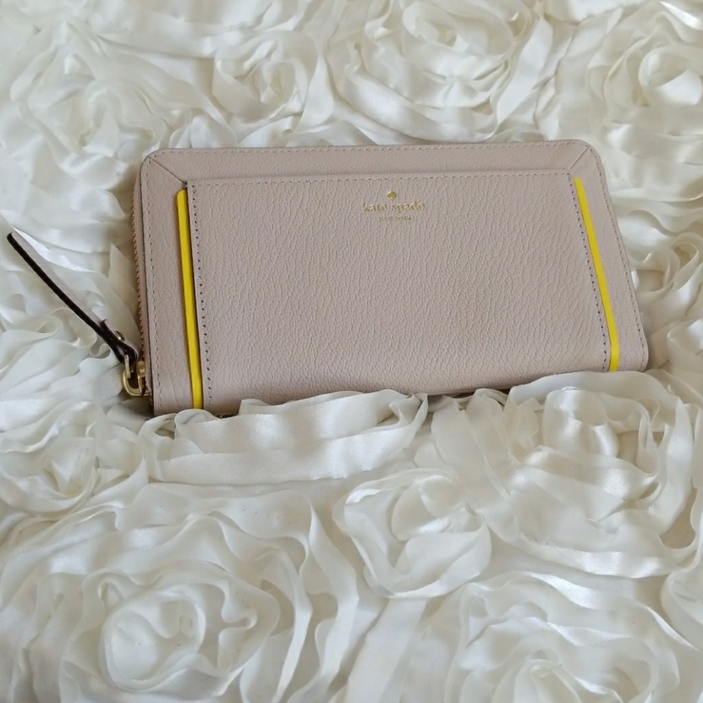 Kate Spade Garrett Stree Neda wallet NWT