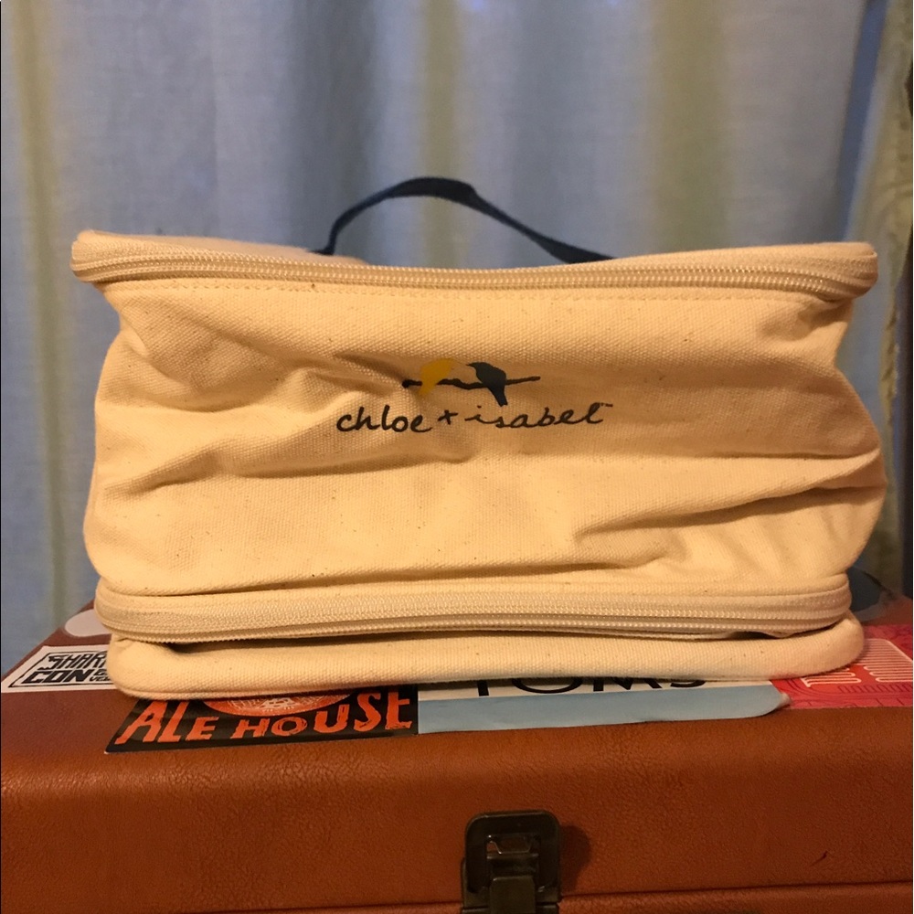 ⭕️CLOSET CLEAR OUT!!⭕️ Chloe + Isabel jewelry case