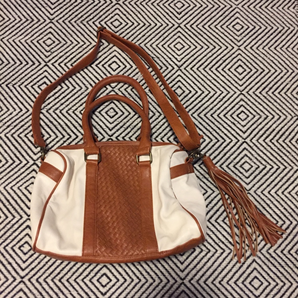 🌞 LAST CHANCE!!🌛 Adorable handbag