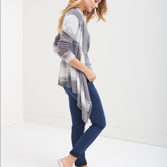 Tommy Bahama cardigan - Picture 1 of 5