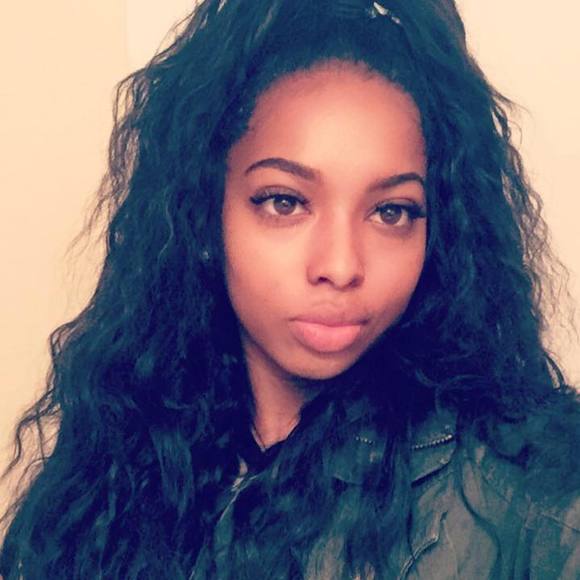 Meet your Posher, Ariana - Picture 1 of 1