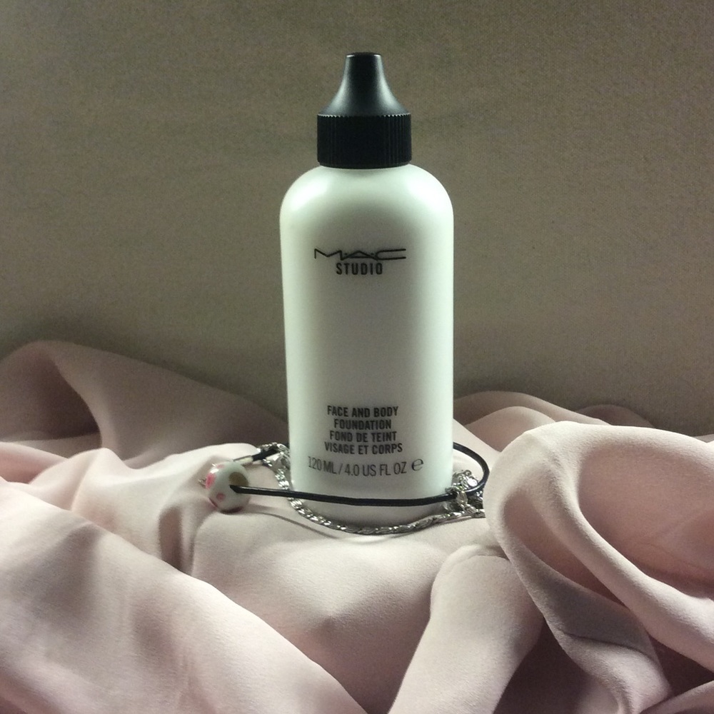 Mac Face And Body Foundation