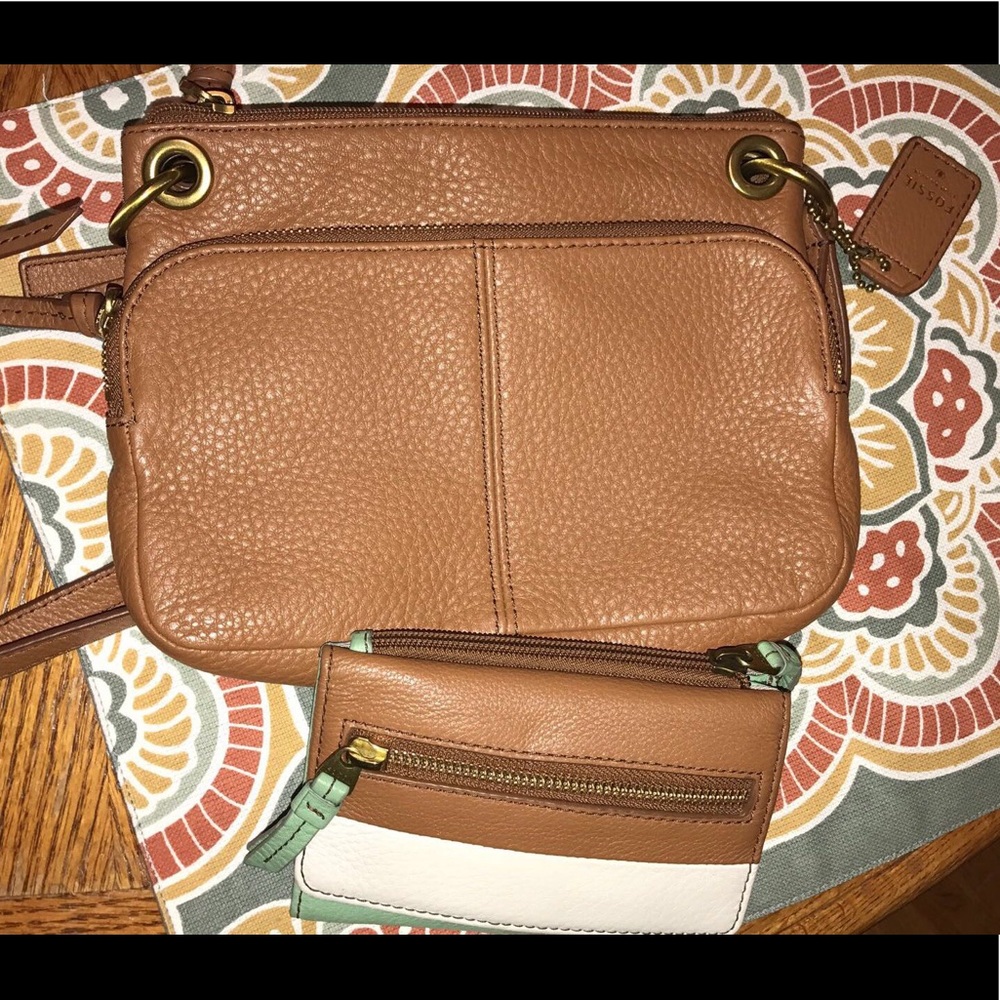 Fossil cross body with matching wallet