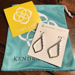 Kendra Scott Sophia earrings in Silver