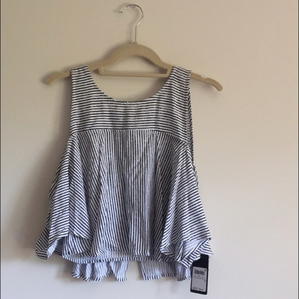 NWT guess top