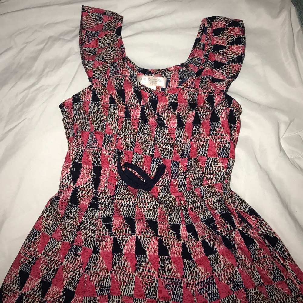 Girls size S (8)