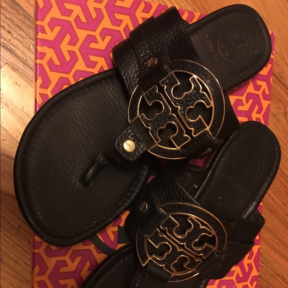 Tory Burch Amanda flat thong tumbled leather