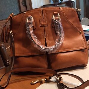 Dooney & Bourke Clayton satchel NWT natural