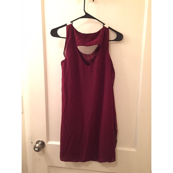 Woman's dress - Picture 2 of 3