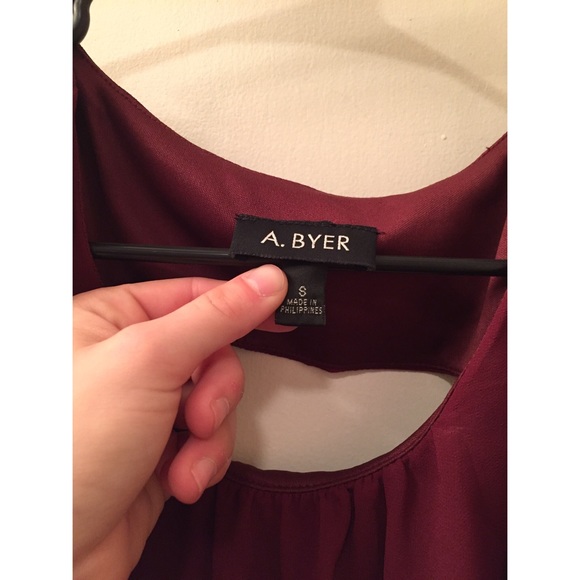 Woman's dress - Picture 3 of 3