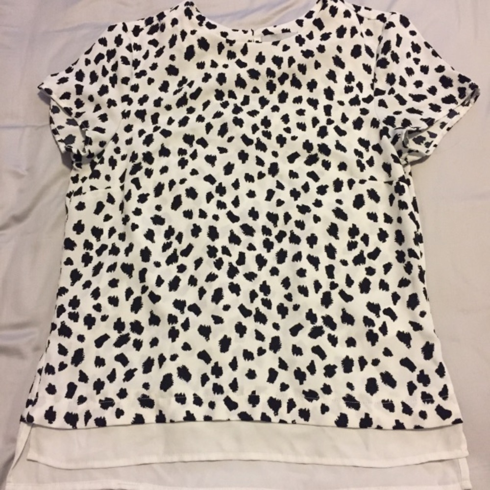 H&M blouse. Black and while leopard print. 100%