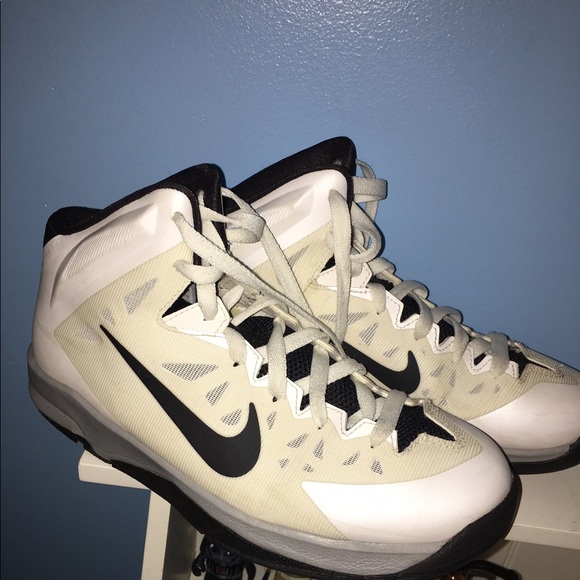 White Nike sneakers - Picture 2 of 4