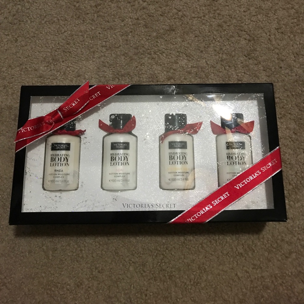 VS BODY LOTION SET
