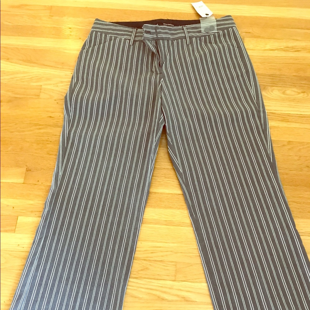 Cropped, wide legged pants.
